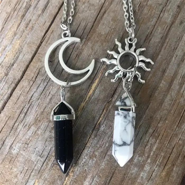 Ensemble de 2 colliers bohèmes avec pendentif soleil et lune en cristal pour couple, pour femmes et 