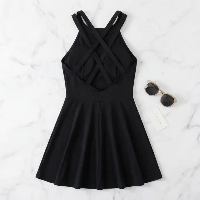 Maillot de bain jupe plissée dos nu coupe ajustée sans manches pour la plage et les sources chaudes, rembourré, collection été