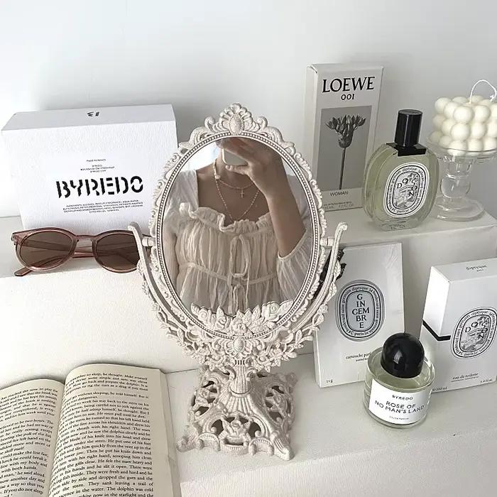 Miroir de maquillage de forme narvintage, miroir de maquillage de style européen, outil de maquillage de bureau à rotation à 360 °, décoration d'intérieur résistante