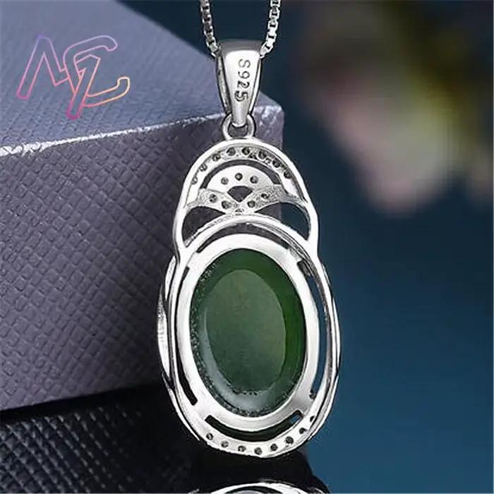 Collier pendentif en Jade naturel vert