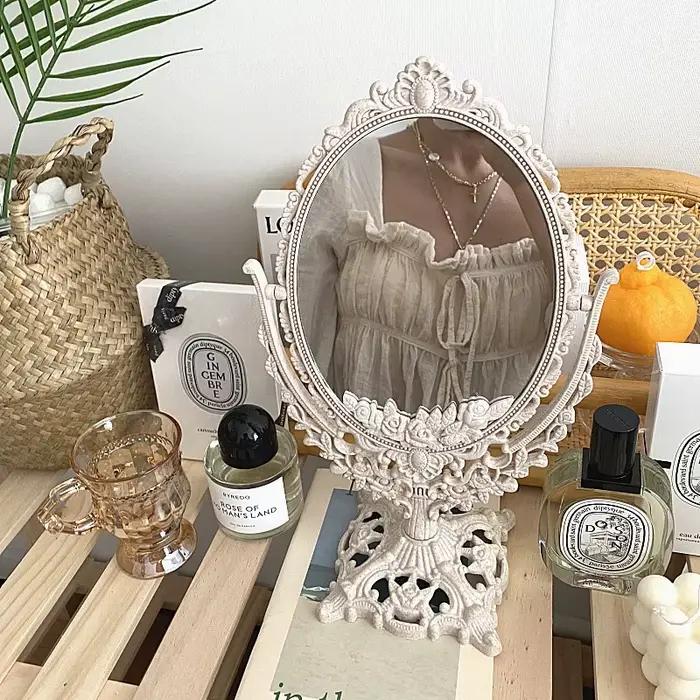 Miroir de maquillage de forme narvintage, miroir de maquillage de style européen, outil de maquillage de bureau à rotation à 360 °, décoration d'intérieur résistante