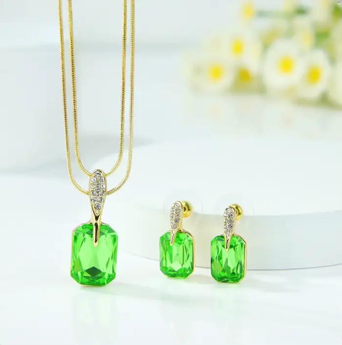 Collier et boucles d'oreilles en pierre naturelle en forme de goutte d'eau