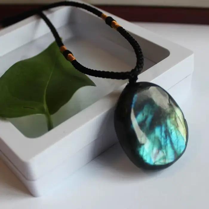 Collier avec Pendentif en Pierre de Lune Naturelle Labrumen