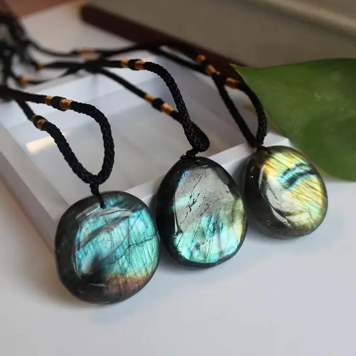 Collier avec Pendentif en Pierre de Lune Naturelle Labrumen