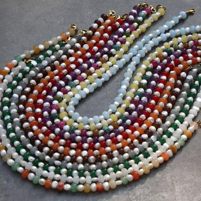 Collier élégant de style bohème en perles d'eau douce naturelles