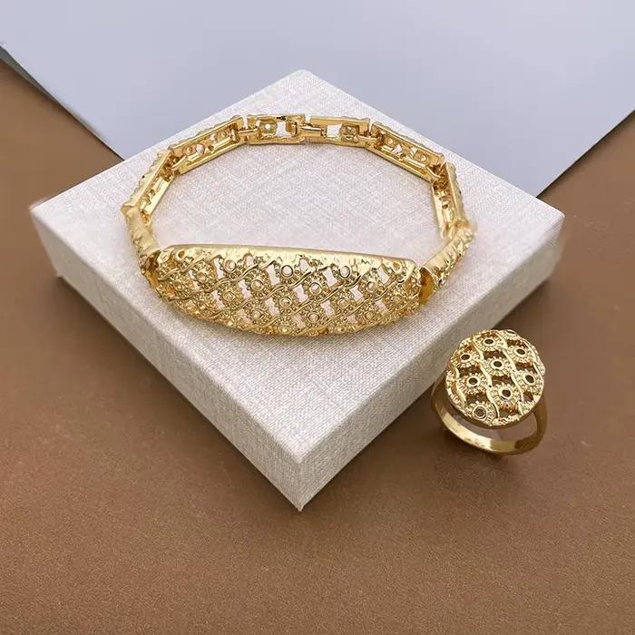 Ensemble de bijoux de Dubaï pour femme, collier, boucles d'oreilles, bracelet, bague, design de luxe, cadeau de fête de mariage, qualité minimaliste