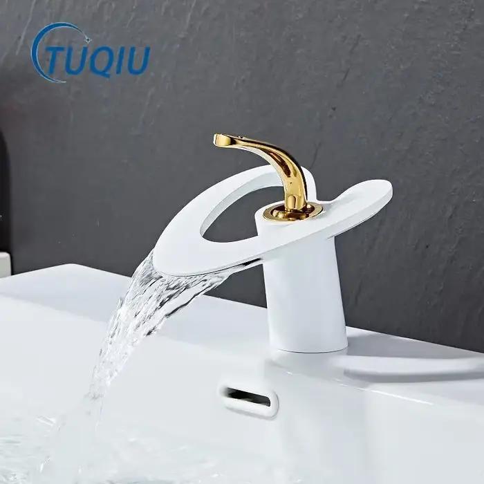 Robinet de Cascade Chaude et Froide en Laiton localité et Blanc, Accessoire de Centre Commercial Créatif