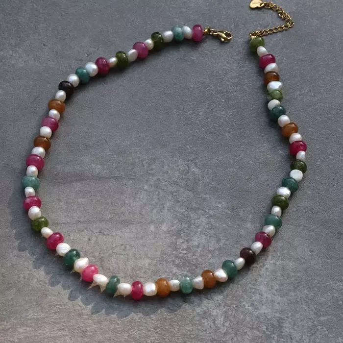 Collier élégant de style bohème en perles d'eau douce naturelles