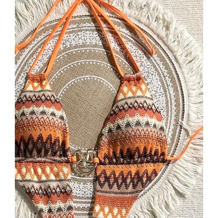 Maillot de bain une pièce tricoté multicolore orange pour femme avec découpe et détail anneau étoile de mer, bretelles halter pour fête de plage et vacances