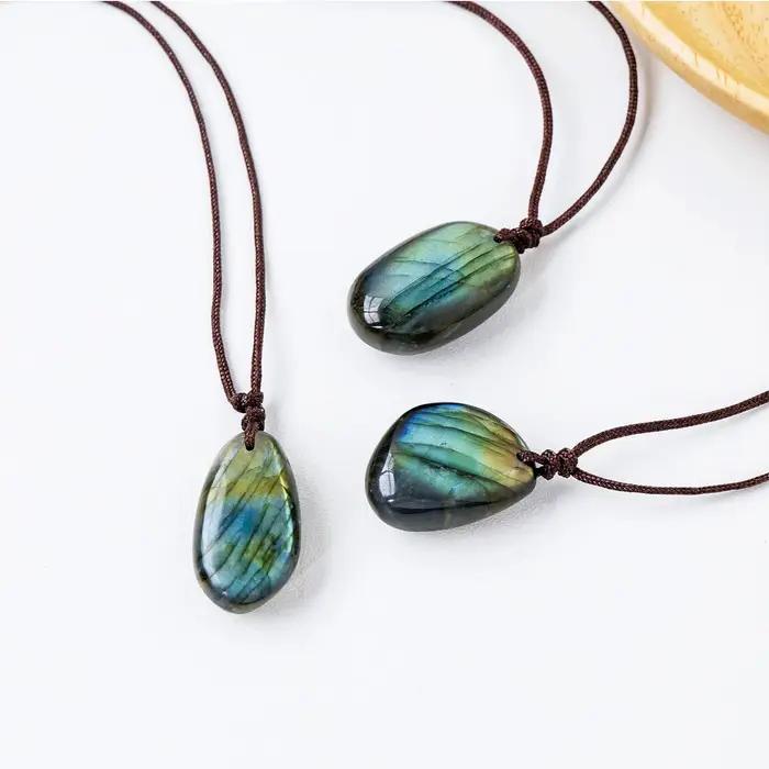 Collier en cristal de labradorite
