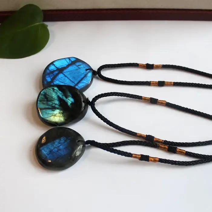 Collier avec Pendentif en Pierre de Lune Naturelle Labrumen