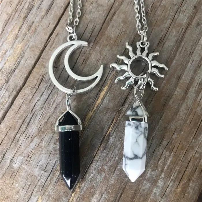 Ensemble de 2 colliers bohèmes avec pendentif soleil et lune en cristal pour couple
