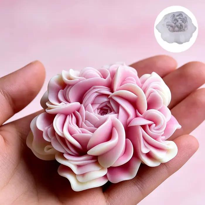Un magnifique moule à bougie en silicone à motif floral