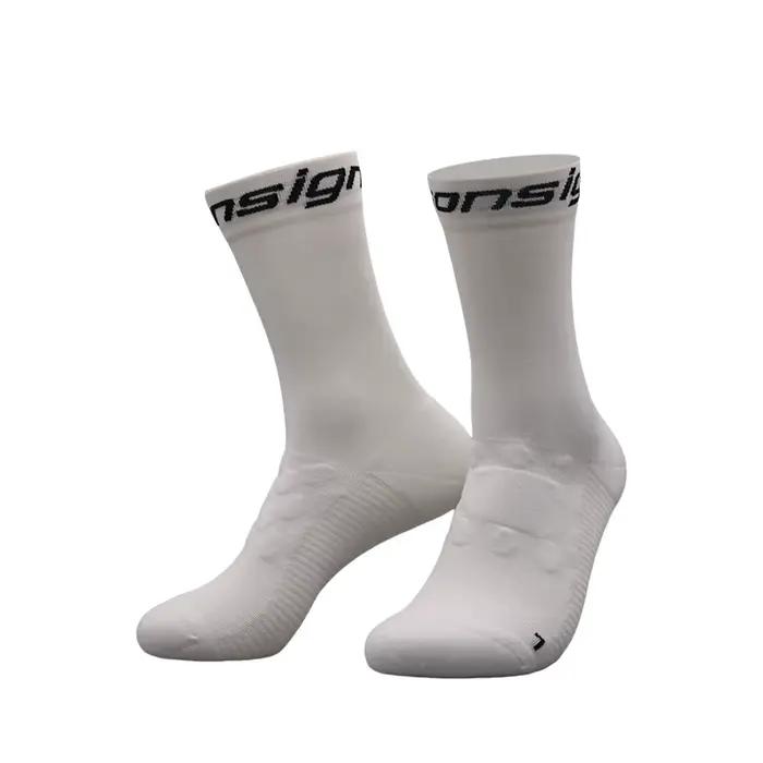 Chaussettes de sport professionnelles pour le cyclisme, le basketball et le badminton, chaussettes de compétition confortables