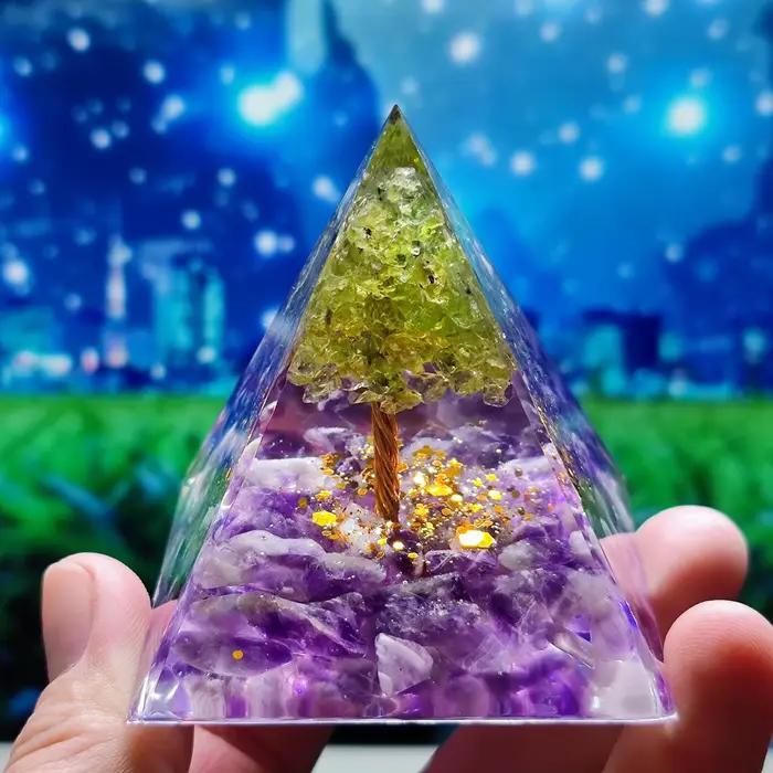 Boule de cristal pyramide de pierre concassée, artisanat de maison, ornements de bureau en résine