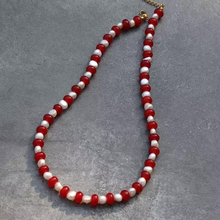 Collier élégant de style bohème en perles d'eau douce naturelles