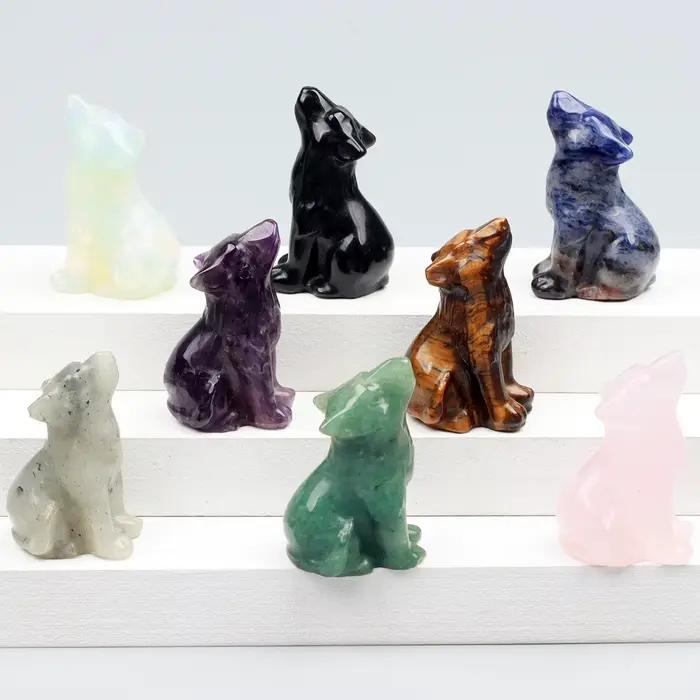 Diverses pierres énergétiques en cristal sculptées