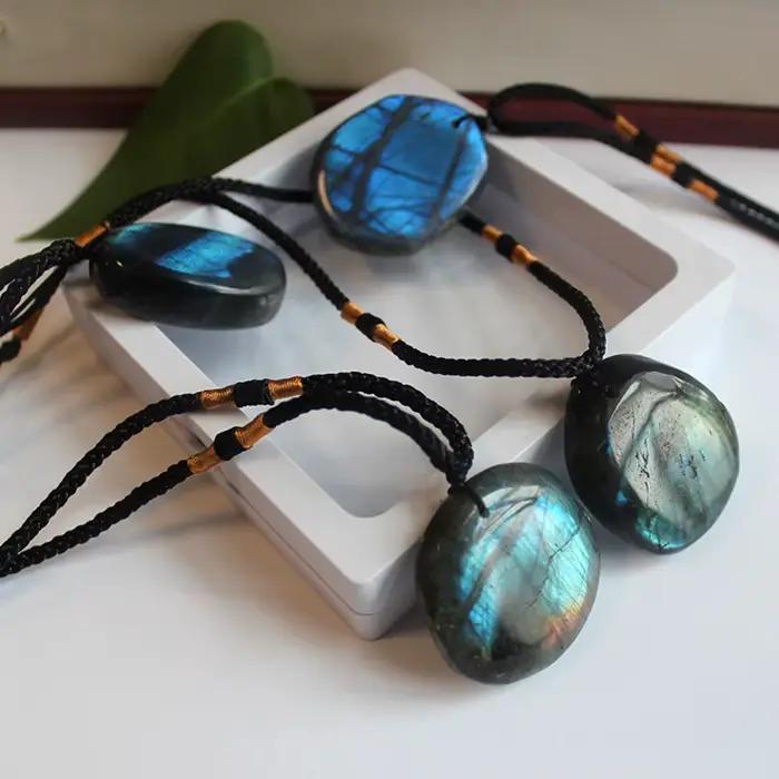Collier avec Pendentif en Pierre de Lune Naturelle Labrumen