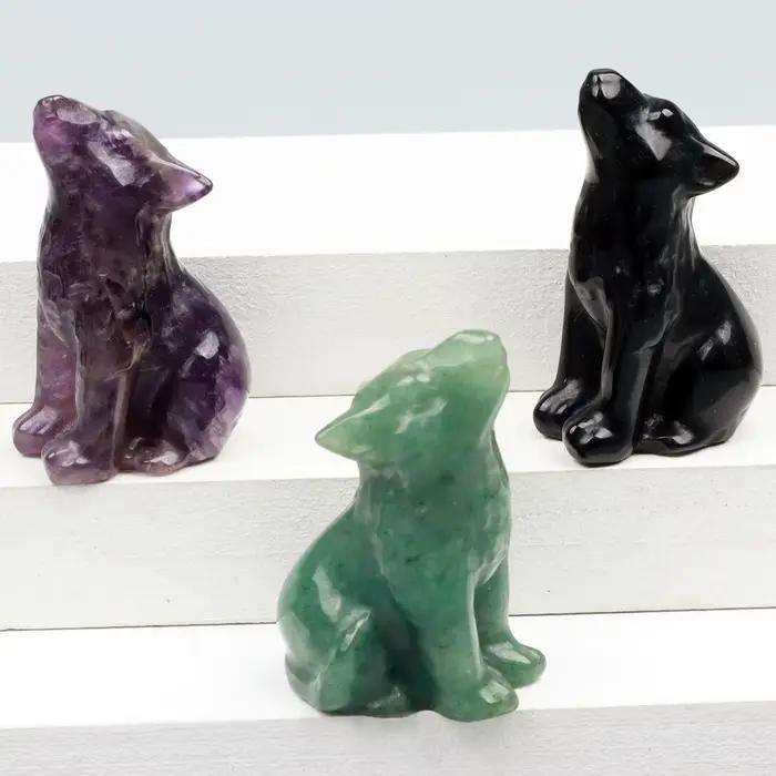 Diverses pierres énergétiques en cristal sculptées