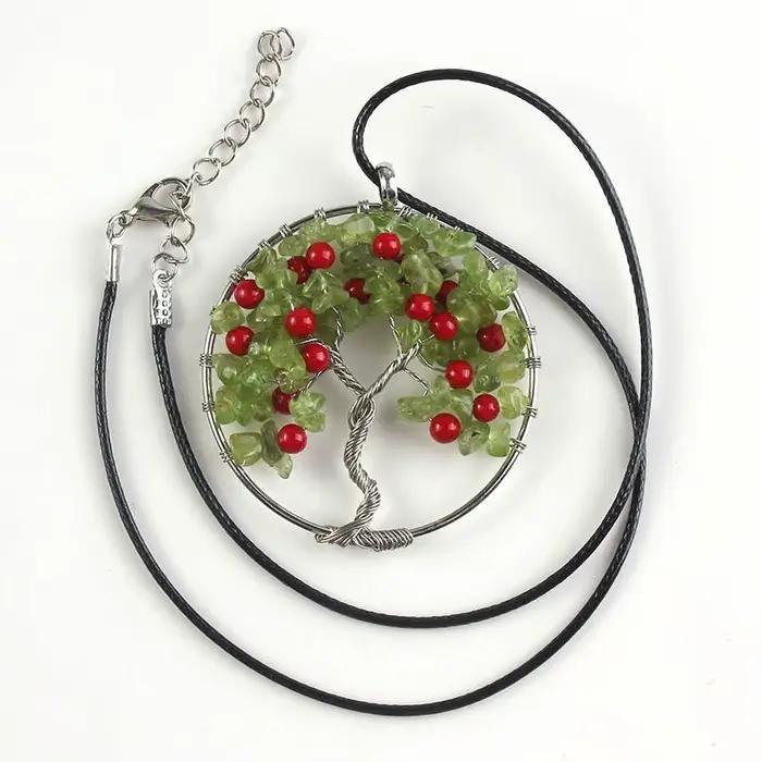 Collier pendentif arbre de vie en pierre d'olivine naturelle