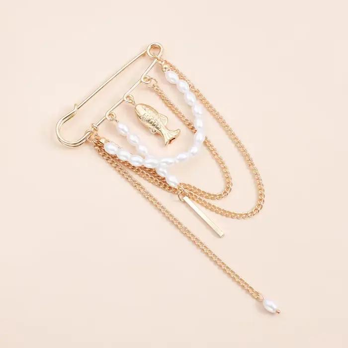 Broche à pampilles en forme de cœur avec chaîne métallique exagérée pour la Saint-Valentin, pour femme et homme, bijoux rock, épingles pour pantalon