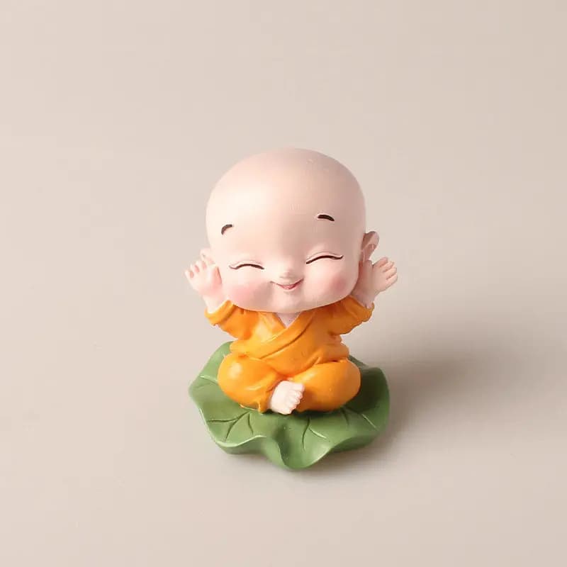 La nouvelle enfance quatre petits moines secouant leurs têtes Zen Novice combinaison voiture décorat