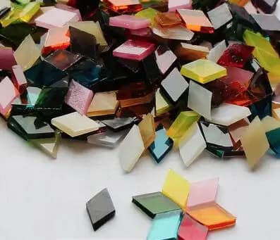 Pièces de carreaux de mosaïque en verre teinté en forme de diamant Mica, carreaux de mosaïque exécut