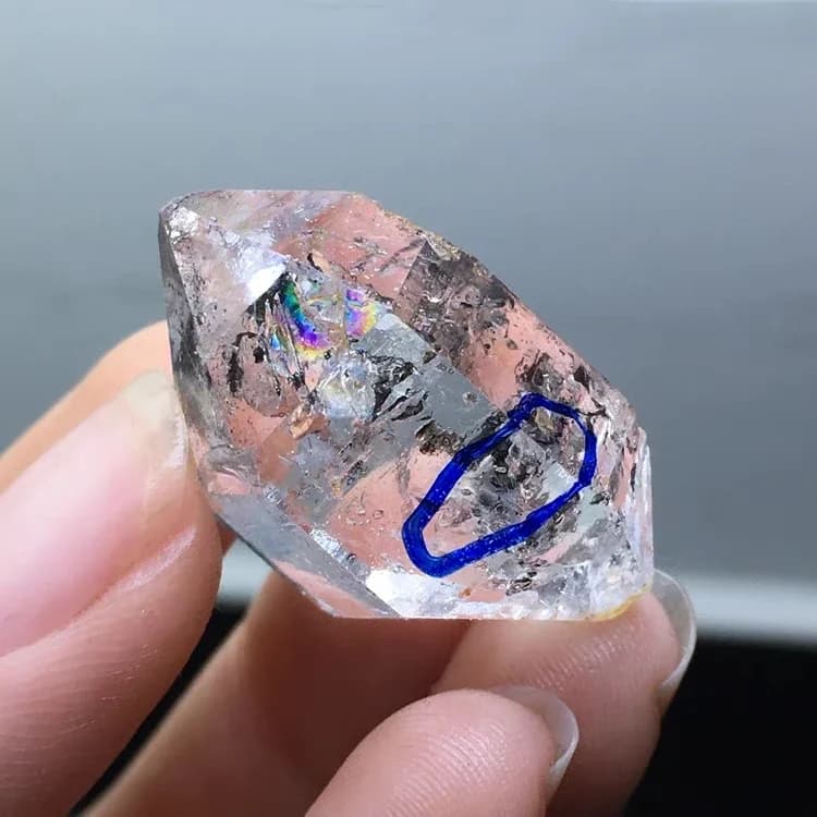Herkimer – diamant naturel à la dérive, sable, énergie, eau brute, Reiki Gall, décor minéral, pierre