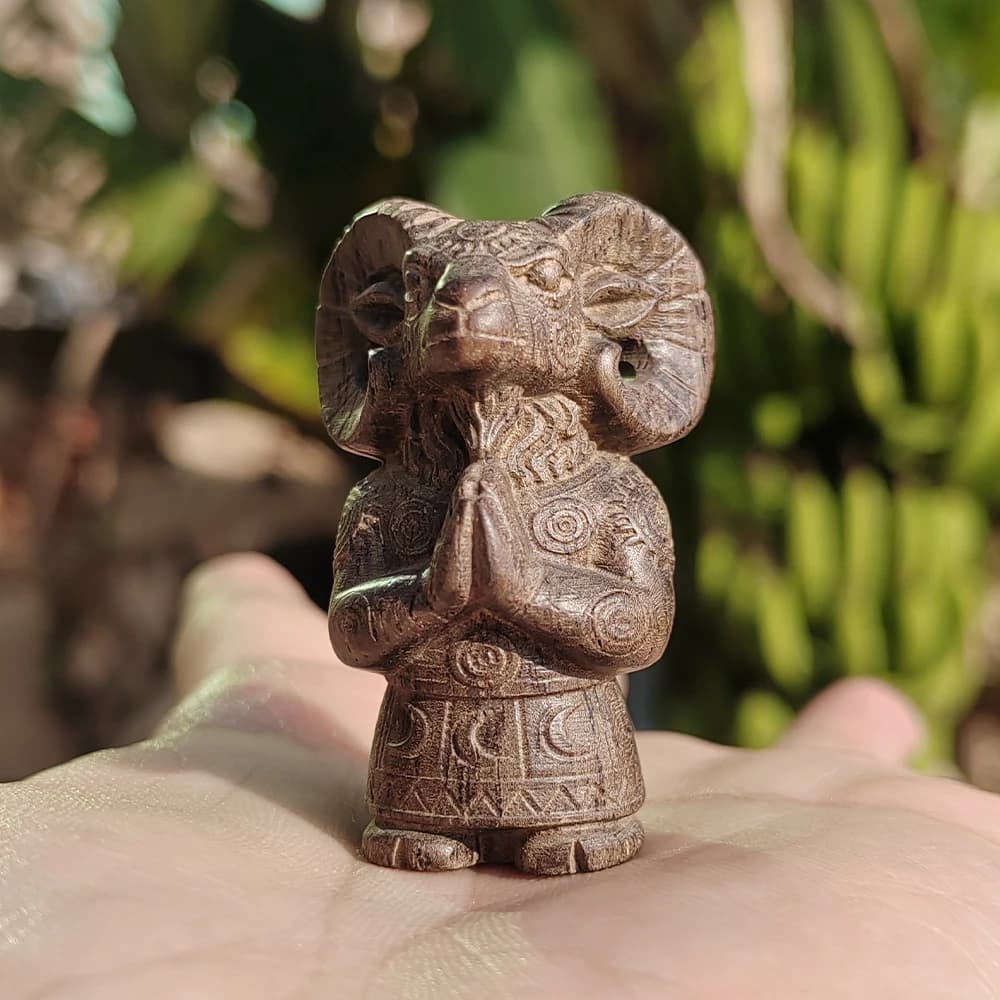 Ornement en bois sculpté à la main en forme de mouton de 1,8 pouce, style ethnique, style artistique
