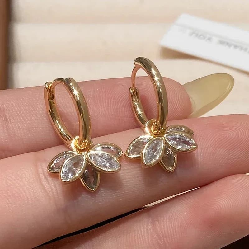 Boucles d'oreilles créoles pendantes en zircon couleur argent motif fleur de lotus pour femme, bijou