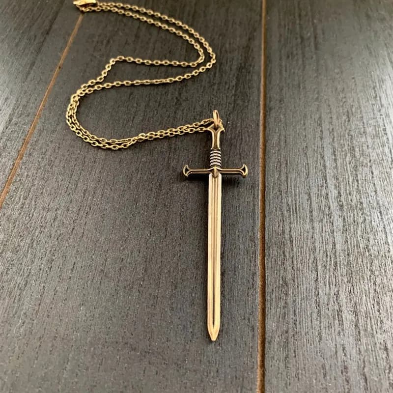 Collier pendentif épée en bronze pour hommes et femmes, breloque gothique, lame d'excalibur, Slay Ka