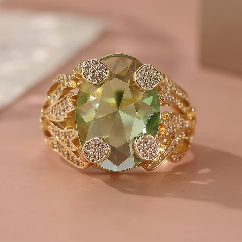 Bague de luxe vintage incrustée de zircone synthétique verte plaquée or pour femme, élégante, exquis