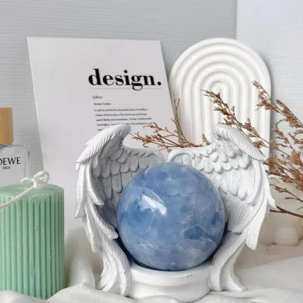 Boule de cristal céleste naturelle, soigneusement polie à la main, Surface lisse, il y a trois couleurs différentes aléatoires, décoration de la maison