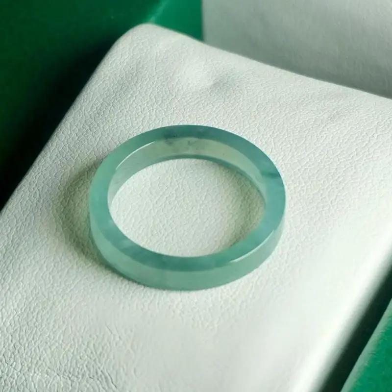 Bague en jade naturel de Birmanie