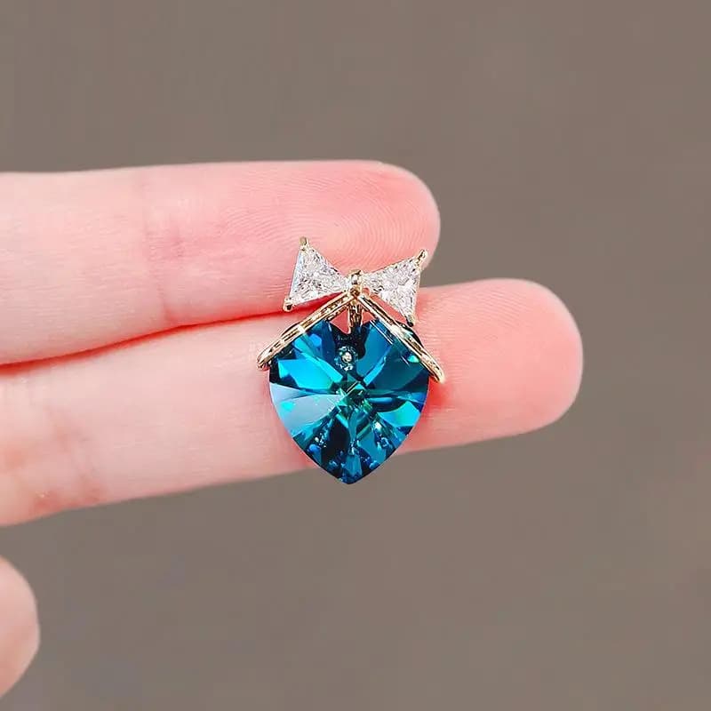 Mode délicat bleu cristal coeur goutte nœud papillon broche pour femmes vêtements manteau accessoires