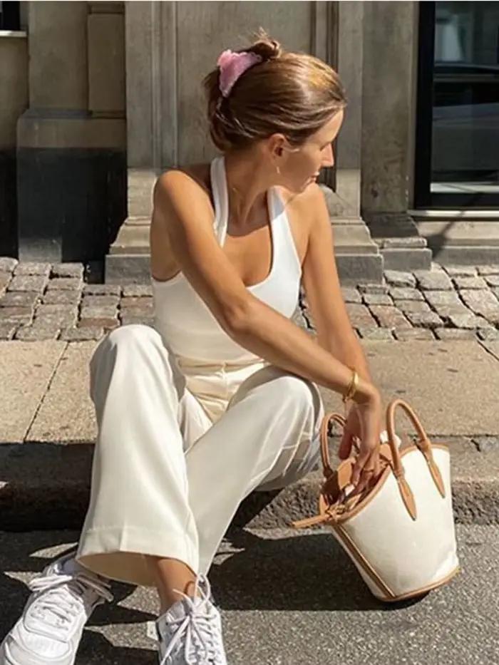 Débardeur blanc dos nu pour femmes, col licou, Sexy, Streetwear, sans manches, en tricot côtelé, haut court, 2024