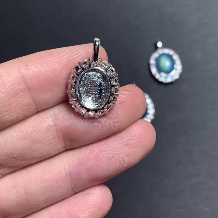 Collier pendentif en aquamarine naturelle