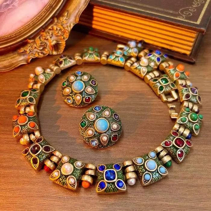 Collier et boucles d'oreilles médiévaux en alliage émaillé, couleur audacieuse, style Fashion Court Gems