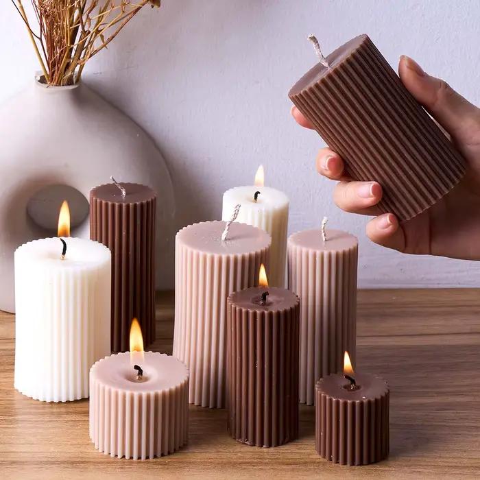 Moule en silicone cylindrique rayé pour bougies