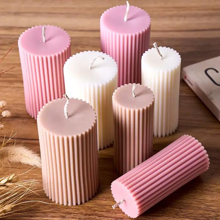 Moule en silicone cylindrique rayé pour bougies