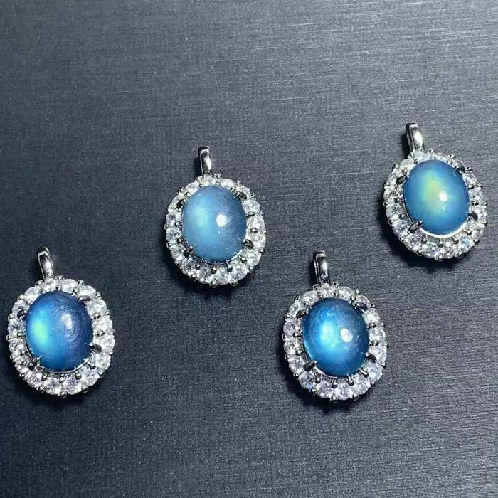 Collier pendentif en aquamarine naturelle