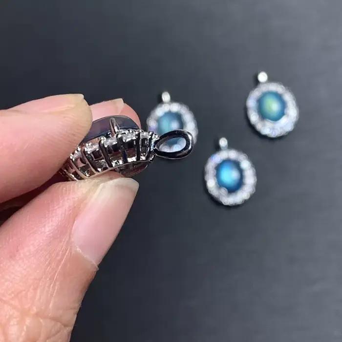 Collier pendentif en aquamarine naturelle
