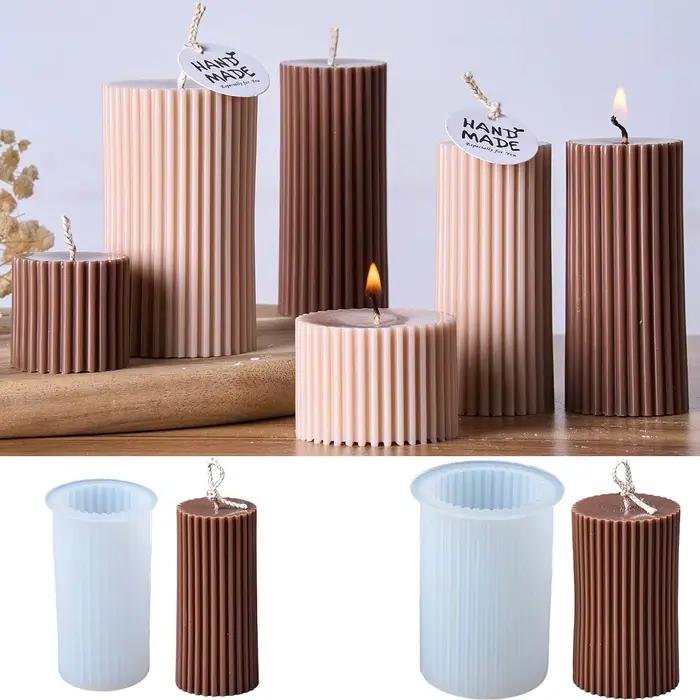 Moule en silicone cylindrique rayé pour bougies