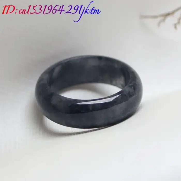 Bague en jadéite du Myanmar noir