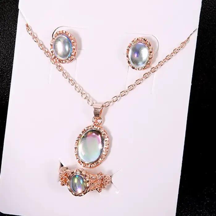Ensemble de bijoux en opale naturelle