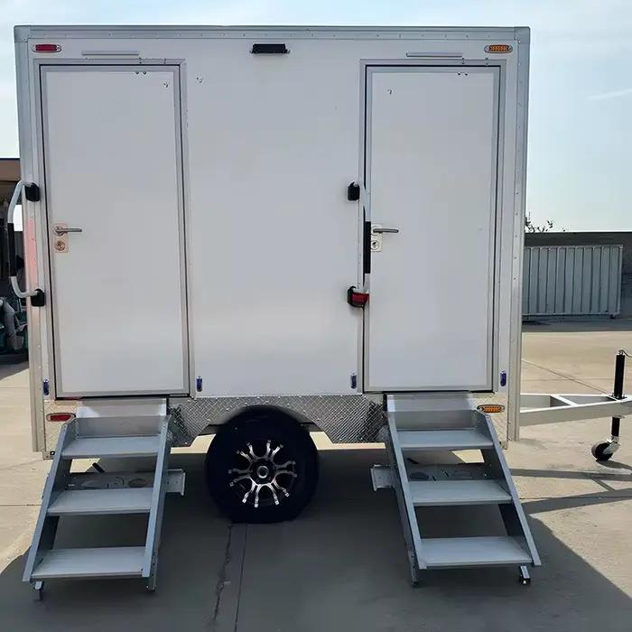 Remorque de toilettes mobiles VIP de luxe, salle de bain préfabriquée pour mariage, fête, concert, confort haut de gamme, ensemble complet, vente personnalisée