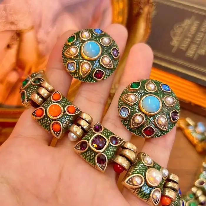 Collier et boucles d'oreilles médiévaux en alliage émaillé, couleur audacieuse, style Fashion Court Gems