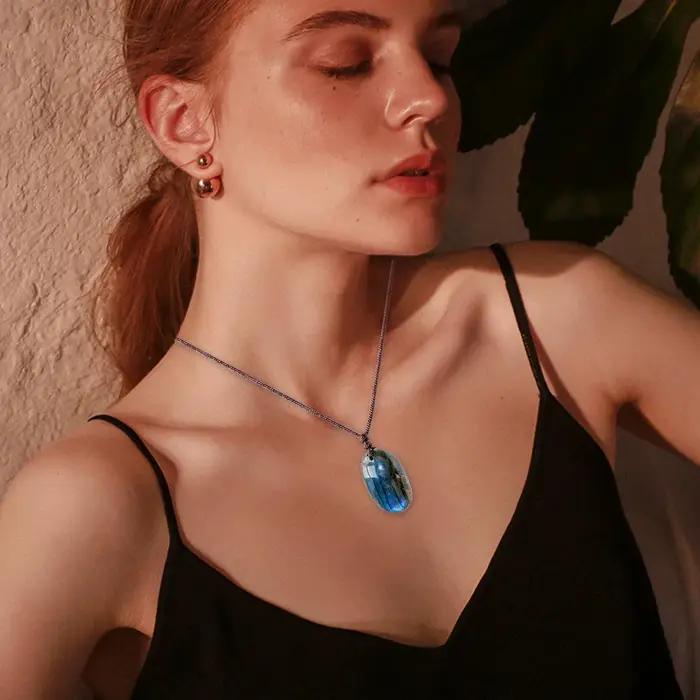 Collier en cristal de labradorite