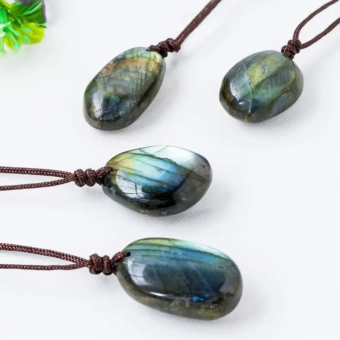 Collier en cristal de labradorite