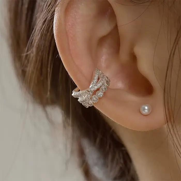 Boucle d'oreille sans Piercing, 1 pièce, nouveau Style Kpop, couleur argent, Micro incrusté de Zircon, Clip d'oreille croisé, bijoux de Cartilage